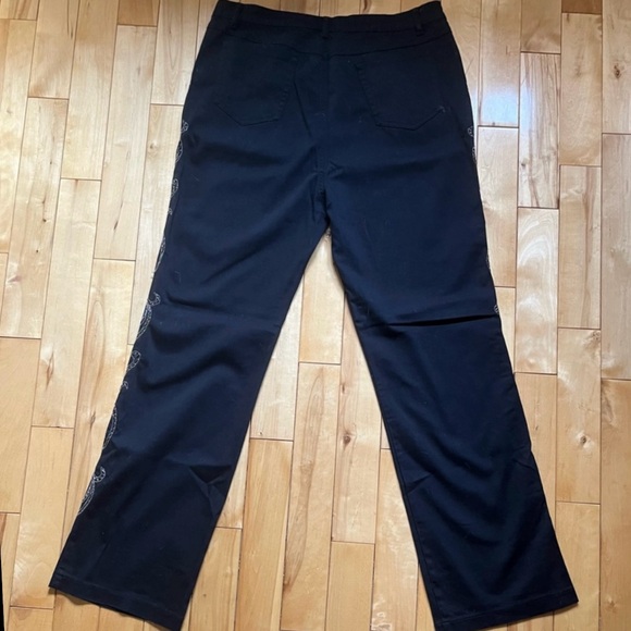 Black Jeans with Side Leg Studs-Size XL-Lightweight - Picture 3 of 4